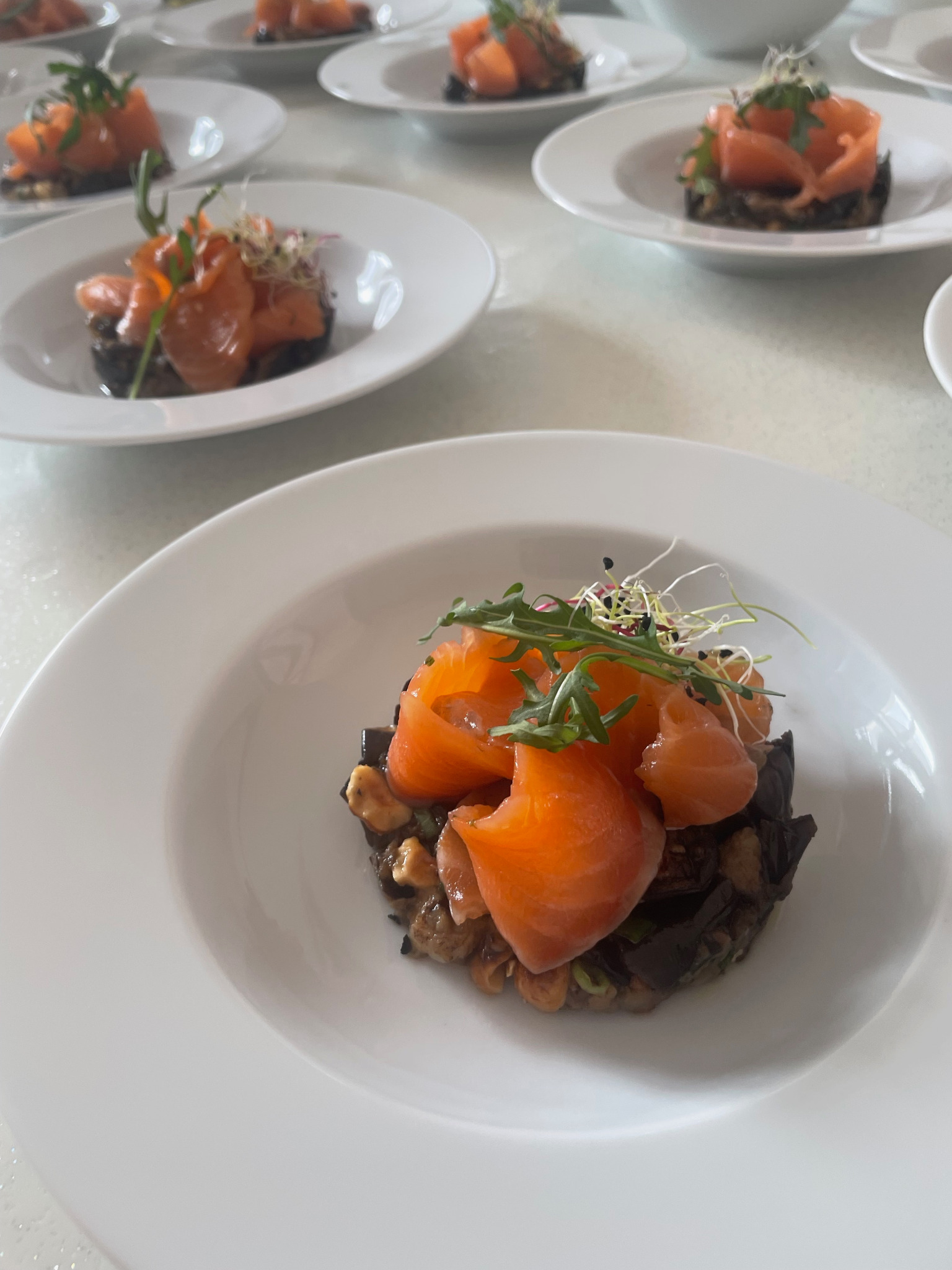Assiette de saumon préparée par Alina